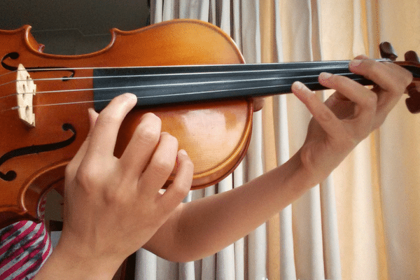 pizzicato violin